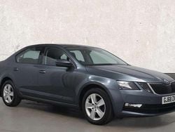 Grey Used 2018 Skoda Octavia SE Hatchback | £11,392 (Fair price)