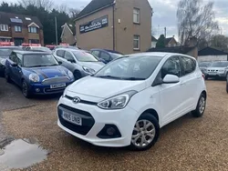 White Used 2015 Hyundai i10 SE Hatchback | £8,250 (Fair price)