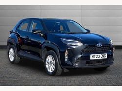 Black Used 2023 Toyota Yaris Hybrid SUV | £19,691 (Good price)