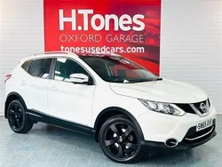 White Used 2015 Nissan Qashqai N-TEC SUV | £7,995 (Fair price)