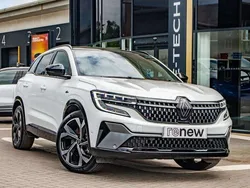 White Used 2024 Renault Austral Iconic Esprit Alpine SUV | £28,995 (A bit pricey)