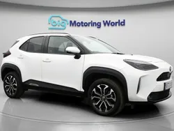 White Used 2022 Toyota Yaris Hybrid Design SUV | £18,300 (Good price)