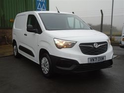 White Used 2021 Vauxhall Combo MPV | £9,990 (Good price)