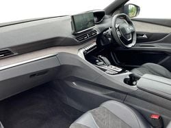 White Used 2022 Peugeot 3008 Premium SUV | £20,495 (A bit pricey)