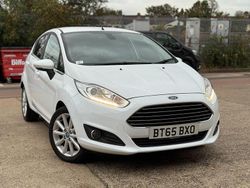White Used 2015 Ford Fiesta Titanium Hatchback | £6,290 (Fair price)