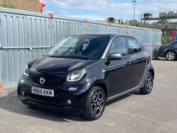 Black Used 2016 Smart ForFour Premium Hatchback | £5,295 (A bit pricey)
