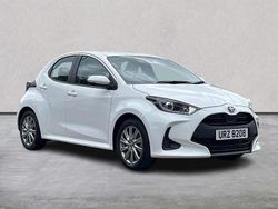 White Used 2023 Toyota Yaris Hybrid Hatchback | £17,569 (Good price)