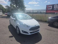 White Used 2013 Ford Fiesta Zetec Hatchback | £4,499 (Fair price)