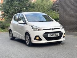 White Used 2016 Hyundai i10 SE Hatchback | £3,295 (Good price)