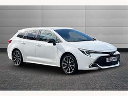 Pure white Used 2025 Toyota Corolla Sport Estate | £31,550 (Expensive)