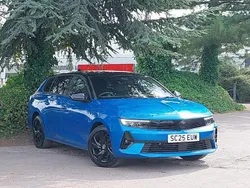 Additional metallic athletic blue New 2025 Vauxhall Astra Estate | £23,998 (Fair price)