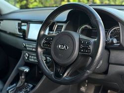 Blue Used 2019 Kia Niro 3 SUV | £15,250 (Fair price)