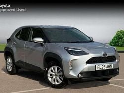Silver Used 2025 Toyota Yaris Cross SUV | £21,856 (Good price)