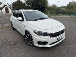 Ambient white Used 2017 Fiat Tipo Lounge Hatchback | £4,598 (Fair price)