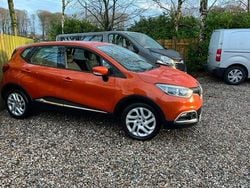 Orange Used 2014 Renault Captur Dynamique SUV | £4,295 (Good price)