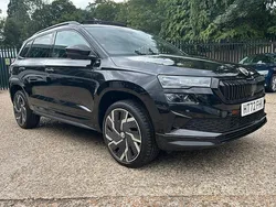 Used 2025 Skoda Karoq SportLine SUV | £25,773 (Fair price)
