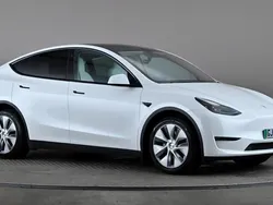 White Used 2022 Tesla Model Y Long Range SUV | £23,988 (Good price)