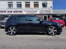 Black Used 2018 VW Golf VII R Hatchback | £19,995 (Fair price)
