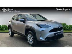 Silver Used 2022 Toyota Yaris Cross SUV | £19,070 (Good price)