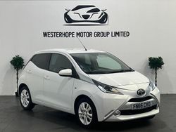 White Used 2016 Toyota Aygo X-pure Hatchback | £7,600 (Fair price)