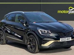Black Used 2023 Renault Captur Engineered SUV | £18,250 (Fair price)