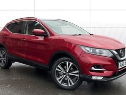 Red Used 2018 Nissan Qashqai N-Connecta SUV | £11,807 (Fair price)