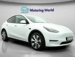 White Used 2022 Tesla Model Y Long Range AWD SUV | £24,700 (Fair price)