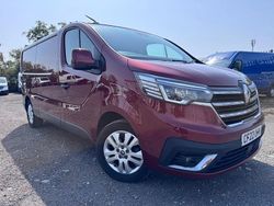 Red Used 2022 Renault Trafic Van | £13,991 (Fair price)