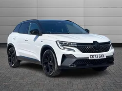 White Used 2023 Renault Austral Iconic Esprit Alpine SUV | £27,595 (Fair price)