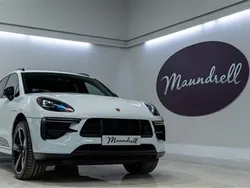 Carrara white Used 2019 Porsche Macan Turbo SUV | £47,450 (Fair price)