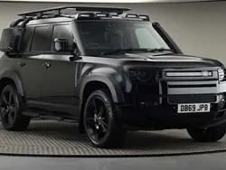 Exterior paint santorini black Used 2023 Land Rover Defender HSE Dynamic SUV | £66,000 (Good price)