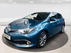 Blue Used 2016 Toyota Auris Hybrid Hatchback | £11,990 (Fair price)
