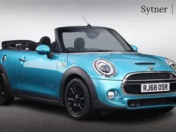 Green Used 2018 Mini Cooper S Classic Hatchback | £17,000 (Fair price)