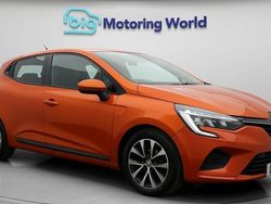 Used 2021 Renault Clio V Iconic Hatchback | £10,600 (Fair price)