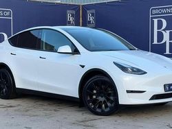 White Used 2022 Tesla Model Y Long Range AWD SUV | £25,499 (Fair price)