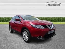 Red Used 2015 Nissan Qashqai Acenta SUV | £6,695 (Super price)