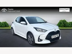 White Used 2024 Toyota Yaris Hybrid Hatchback | £18,021 (Good price)