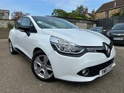 White Used 2015 Renault Clio IV Dynamique Hatchback | £4,495 (Fair price)