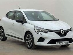 White Used 2023 Renault Clio V Evolution Hatchback | £14,395 (Fair price)