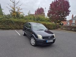 Black Used 2004 Ford Fusion Hatchback | £2,490 (Fair price)
