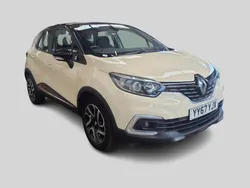 Cream/black Used 2017 Renault Captur Dynamique SUV | £7,495 (Fair price)