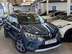 Blue/black Used 2022 Renault Captur SE SUV | £17,850 (Fair price)