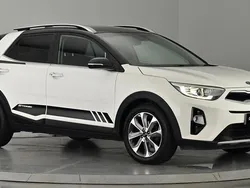 White Used 2018 Kia Stonic 4 SUV | £12,450 (Fair price)