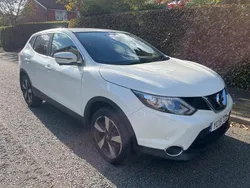 White Used 2016 Nissan Qashqai N-Connecta SUV | £7,995 (Good price)