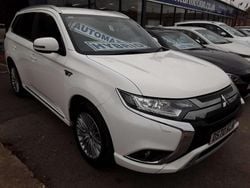 White Used 2020 Mitsubishi Outlander P-HEV Estate | £15,471 (Fair price)