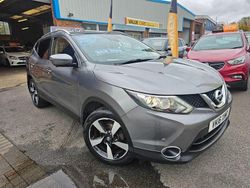 Grey Used 2016 Nissan Qashqai N-Connecta SUV | £6,995 (Fair price)