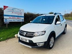 White Used 2016 Dacia Sandero Lauréate Hatchback | £5,295 (Fair price)