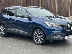Blue Used 2016 Renault Kadjar Signature SUV | £5,695 (Fair price)