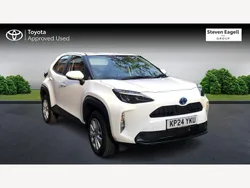 White Used 2024 Toyota Yaris Hybrid SUV | £20,551 (Good price)