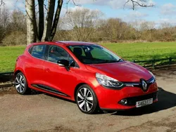Red Used 2013 Renault Clio IV Dynamique Hatchback | £3,795 (A bit pricey)
